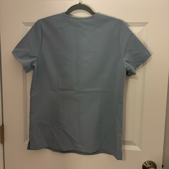 RARE FIGS DUSTY BLUE Scrub Top - Picture 2 of 4